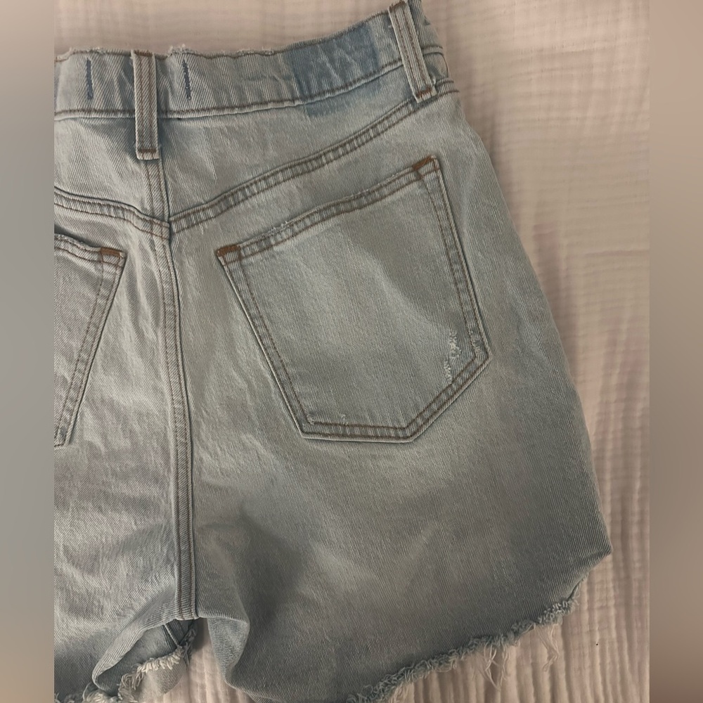 Abercrombie & Fitch High Rise Dad Short Light Wash Jean Shorts - Picture 8 of 10